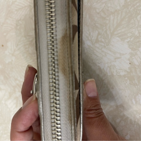 Coach Wallet - Picture 5 of 5
